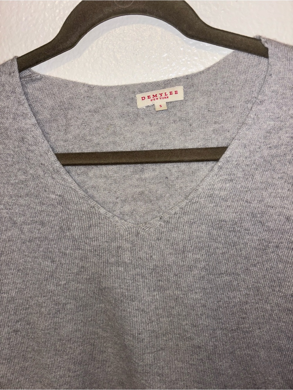 DEMYLEE New York Gray Cashmere Short Sleeve V-Neck Boxy Sweater S - Picture 3 of 5